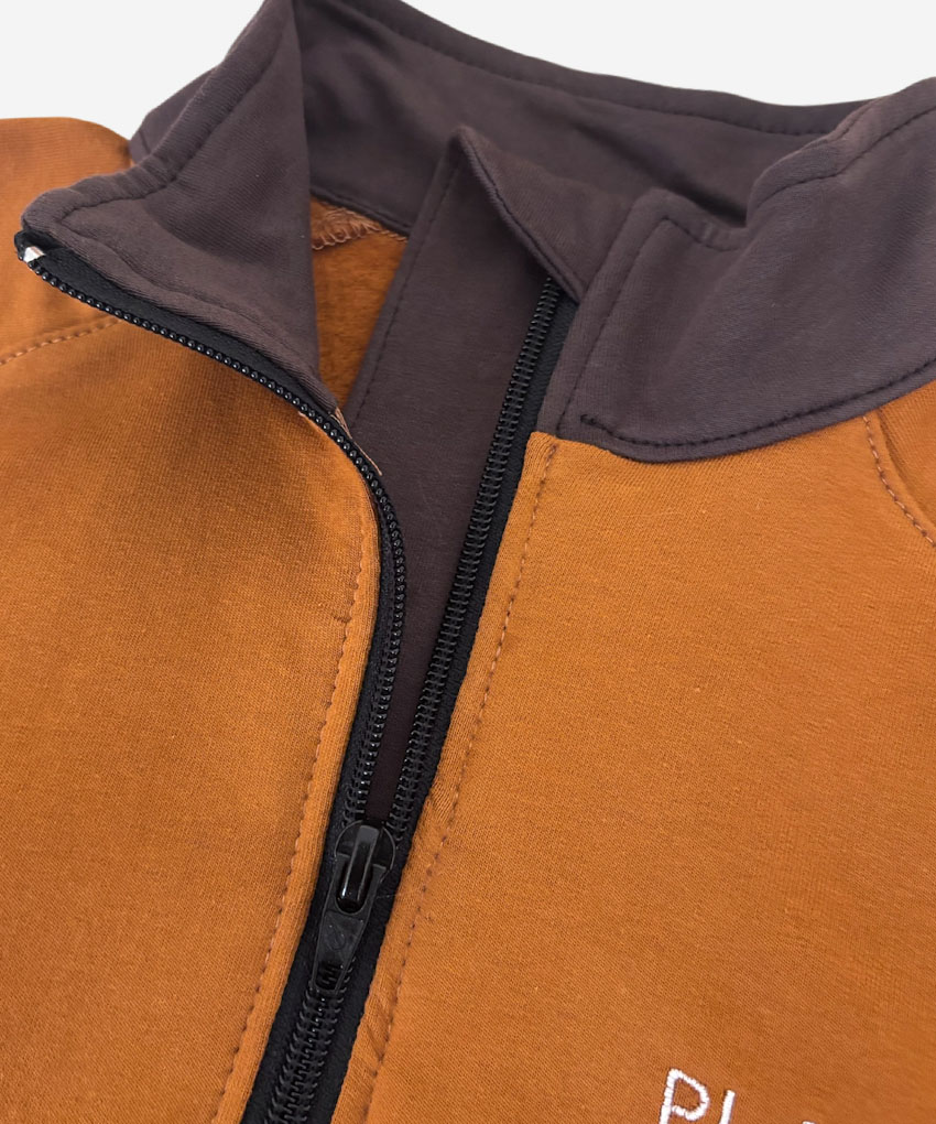 sudadera bordada cremallera detalle1